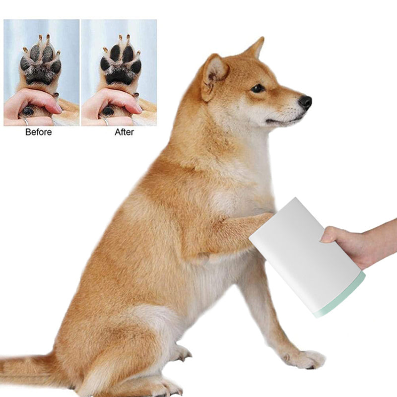 Clean dog paw after using FIELORA paw cleaner
